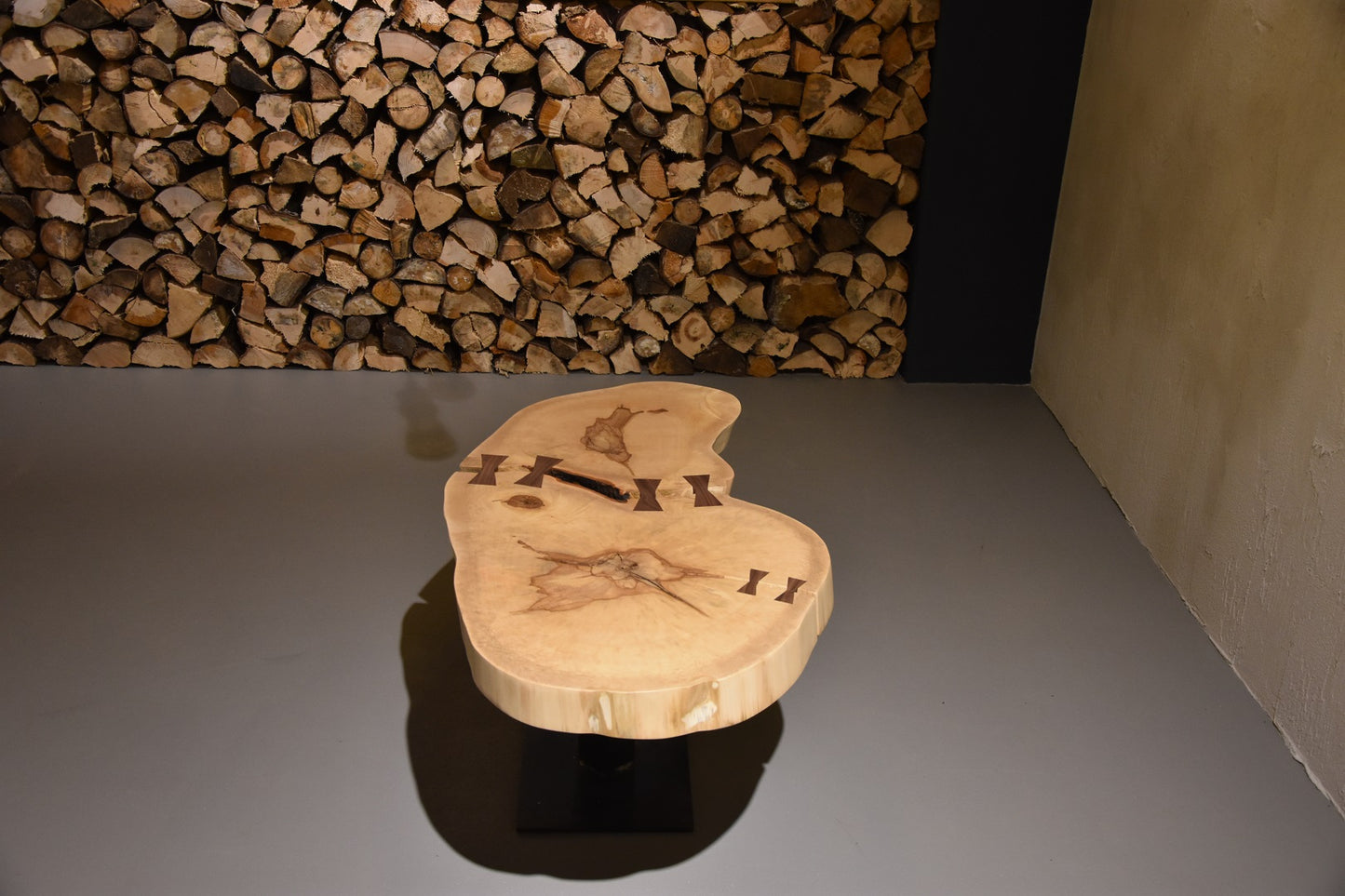 Beistelltischplatte aus Klosterkastanie im klassischen Stil