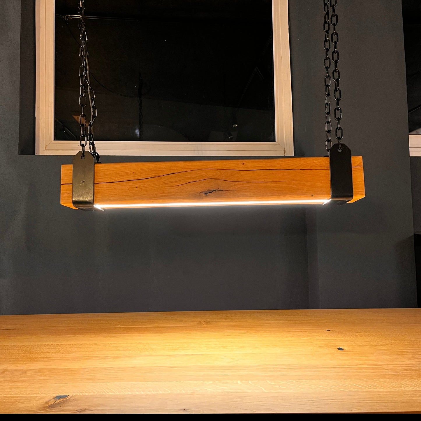 Deckenlampe Eichenbalken mit LED-Stripe, Hängelampe