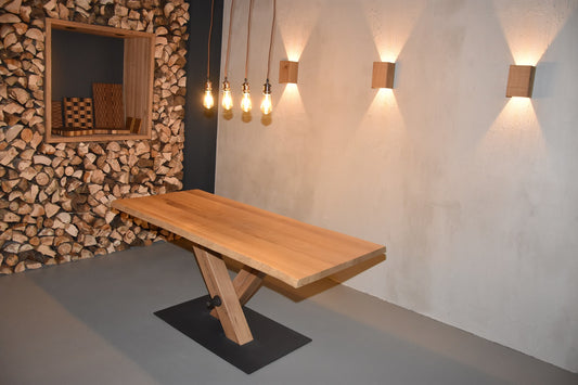 Schlichte Eiche Esstischplatte mit Waldkante