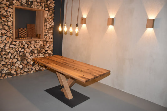 Rustikale Alteiche Esstischplatte aus "Klosterbalken"