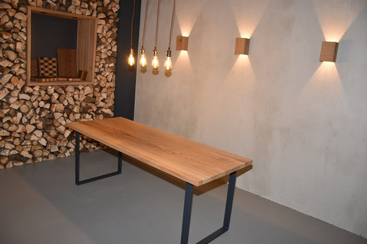 Wilde Esche Tischplatte mit schlichter Kante