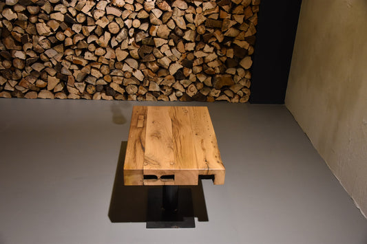 Beistelltischplatte auf Balkenbasis, verleimte, rustikale Alteichebalken